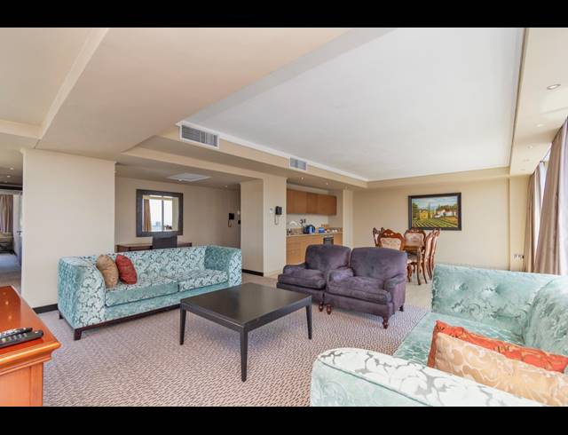3 BEDROOM APARTMENT TO LET IN CAPE TOWN CITY CENTRE